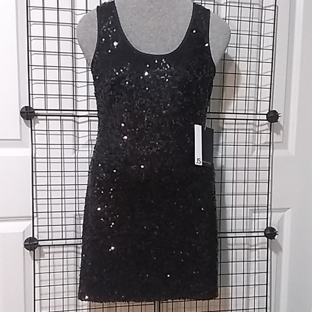 NEW* LBD Cocktail/Party Dress. Sequin/Stretch/Low back. NWT